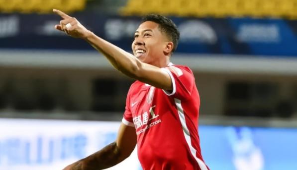 包含集结日欧冠传出新动向，成都蓉城内部沟通，管理层表态：目标明确，心理建设被强调的词条